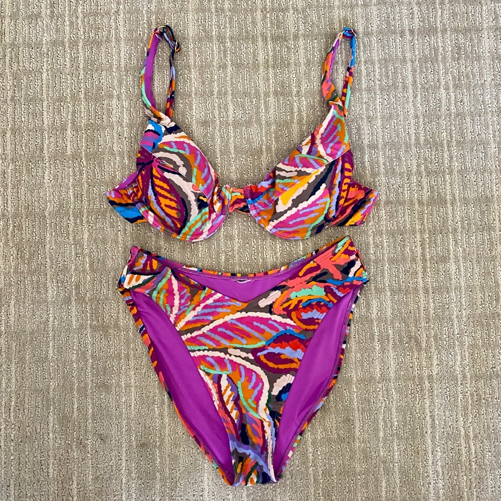 BCBG MAXAZRIA Rio Romance Swimsuit Set